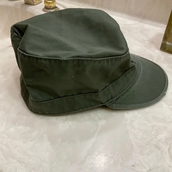 Vintage BDU Fatigue Combat Hat, Olive Drab w/ Red Star, Distressed, Size Large - Picture 7 of 9